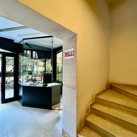 Downtown Grand Comfort Apartmán Tirana