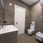 Downtown Grand Comfort Lejlighed Tirana