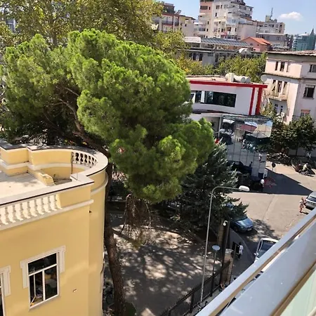 Downtown Grand Comfort * טיראנה
