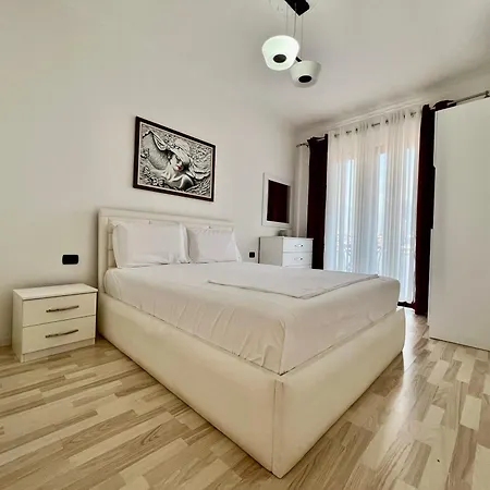 Downtown Grand Comfort טיראנה