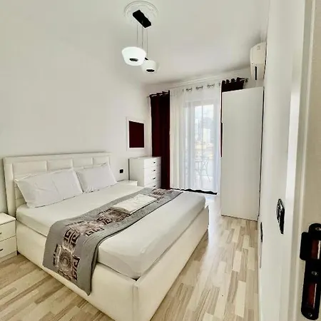 Downtown Grand Comfort * تيرانا