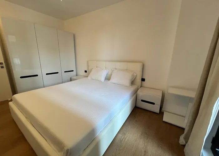 Downtown Grand Comfort Apartment Tirana